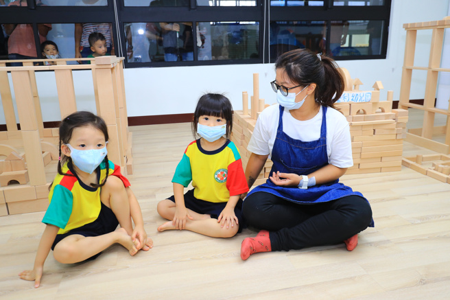 台中市政府提供幼儿及家长优质平价的教保服务，图为北屯廍子非营利幼儿园。(图/台中市政府提供)