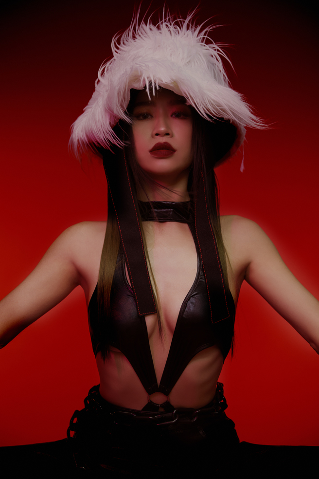 衛柔伊新造型性感勁辣。（HCCSTUDIO提供）