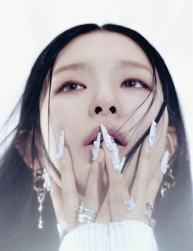 瑟琪出道8年推出首張個人專輯《28 Reasons》。（愛貝克思提供）