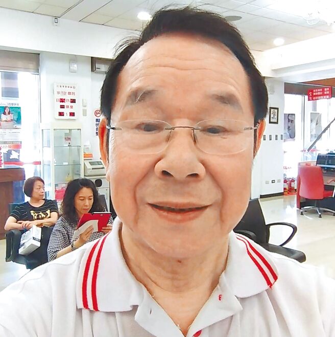 84岁的温源衡是年底台北市最年长里长参选人，首次投入里长选战的他，曾担任锦华社区发展协会理事长，积极参与社区公益活动，为人相当热心。（摘自温源衡脸书）