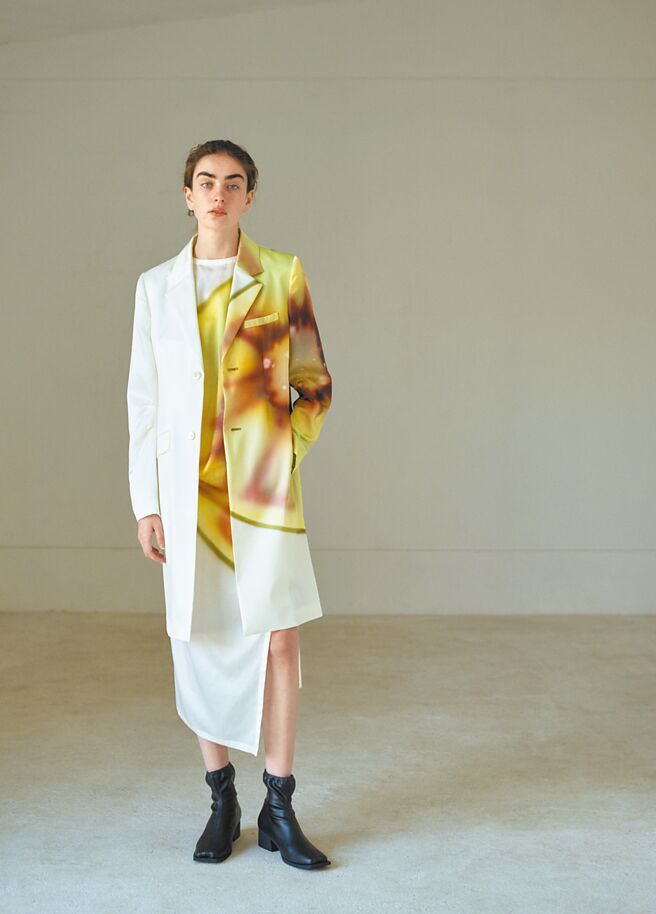 ISSEY MIYAKE 果芯引染系列，使用日本百年传统扎染技法绘出垂涎欲滴的果实图案。（ISSEY MIYAKE提供）