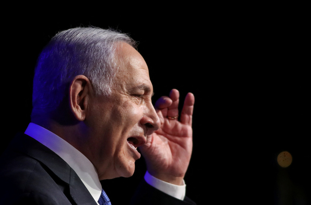 2021年6月，以色列前总理尼坦雅胡（Benjamin Netanyahu） 在仪式上发表讲话，感谢卫生部门为抗击新冠病毒所做的贡献资料照。（路透社）(photo:ChinaTimes)