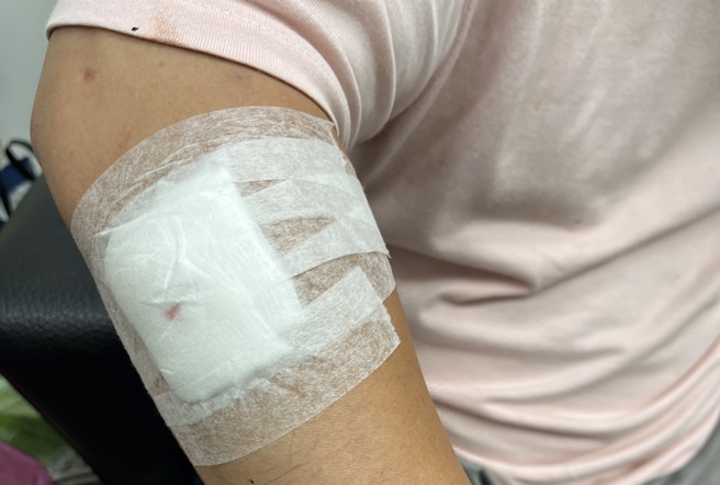 三重汽车旅馆枪击！2男1女房内起衝突，1男遭钢珠射伤手臂，警方封锁现场调查中 。(戴志扬翻摄)