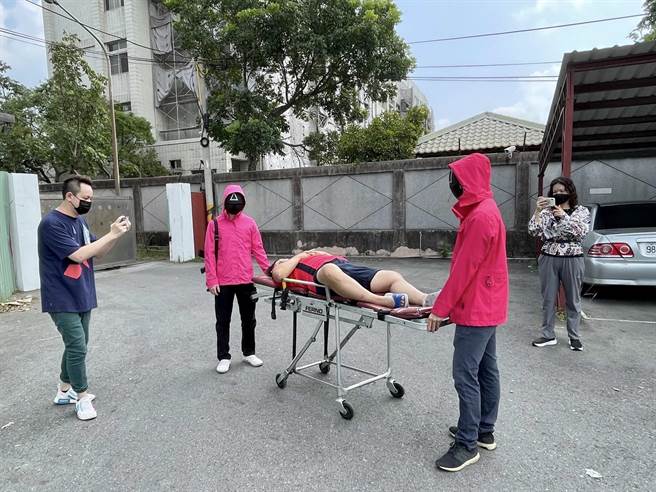 台南市政府警察局刑事警察大队发挥创意，勤余时间运用手机拍摄宣导短片。（南市刑大提供／张毓翎台南传真）