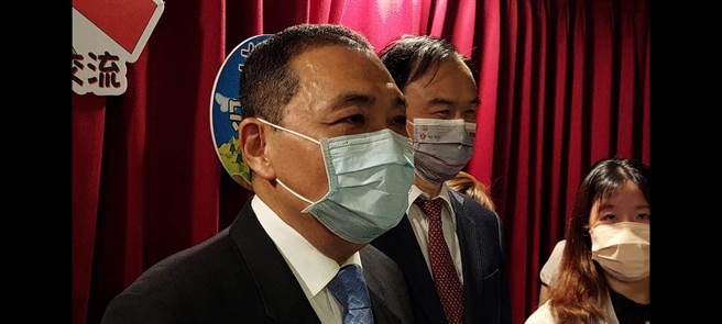 新北市长侯友宜受访表示，很多市政都可以受到公评的讨论。（陈慰慈摄）