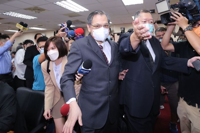 国安局长陈明通6日赴立法院报告并备询。（黄世麒摄）