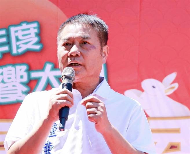 鍾東錦競選團隊回擊，謝福弘才是詐騙集團，強調他們是「1藍打3綠」。（鍾東錦競選團隊提供／李京昇苗栗傳真）