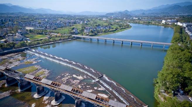 大陆新添4处世界灌溉工程遗产位于蜀苏浙赣四省。图为松古灌区午羊堰风貌。（大陆水利部提供）