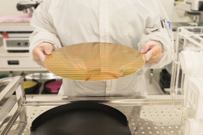 傳海力士下調2023年設備訂單達7~8成，陸行之認為設備廠2023年營運恐受影響。（示意圖／達志影像）