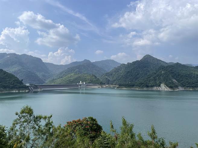 曾文水庫10月僅進帳0.1毫升的雨量，南水局強調將全力調控工業及民生用水。（南水局提供／李俊淇台南傳真）