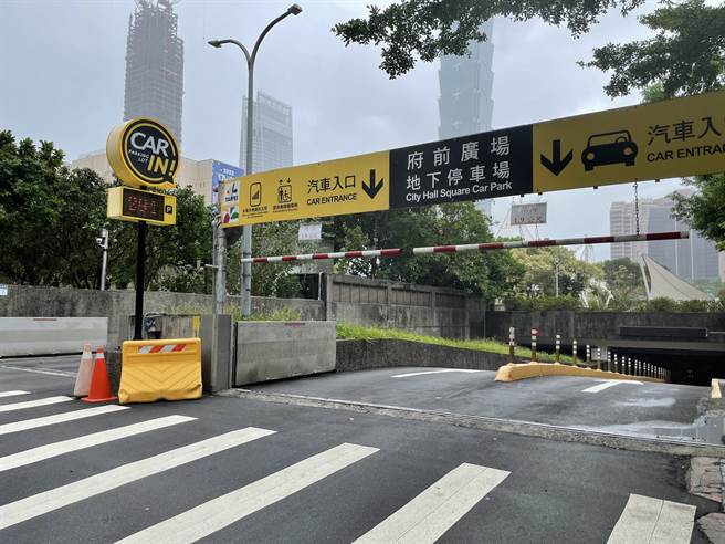 北市停車管理工程處修法調高停車費率，新增80至150元等4種級距，當每小時60元仍滿場時，將改採累進費率，最高每小時150元。（黃婉婷攝）