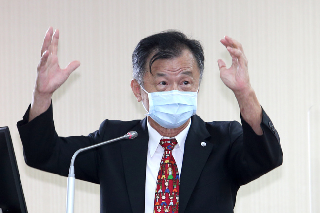 針對小三通何時重啟，陸委會主委邱太三6日在立法院表示，中共愛面子不喜歡敲鑼打鼓，要大家到一定發展階段才做，而且中共20大將換屆，有些事尚未做決定，台灣不方便在未成之前先說，會讓他們覺得不夠意思。（黃世麒攝）