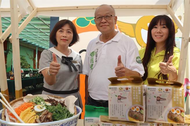 今年柿子节由嘉义县政府、番路乡公所和农会共同举办，以「好柿接二连三」为题，自8日起连续3个周末安排系列活动登场。（吕妍庭摄）