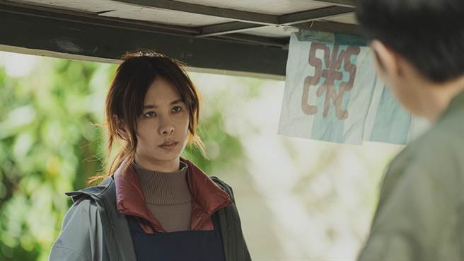 安心亚在《罪后真相》中一头乱髮、几乎素顏的造型连自己都不敢看。（威视提供）