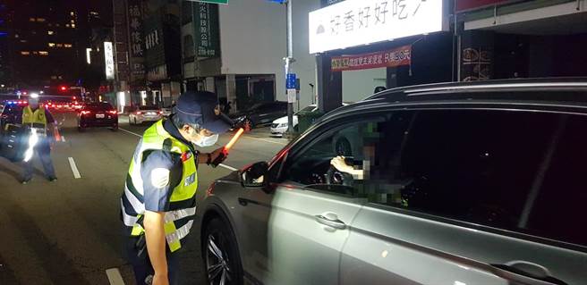 台中警方于国庆连假3天将实施取缔酒驾大执法，呼吁民眾遵守酒后不开车规定，防止酒驾事故发生。（台中市警察局提供／张妍溱台中传真）