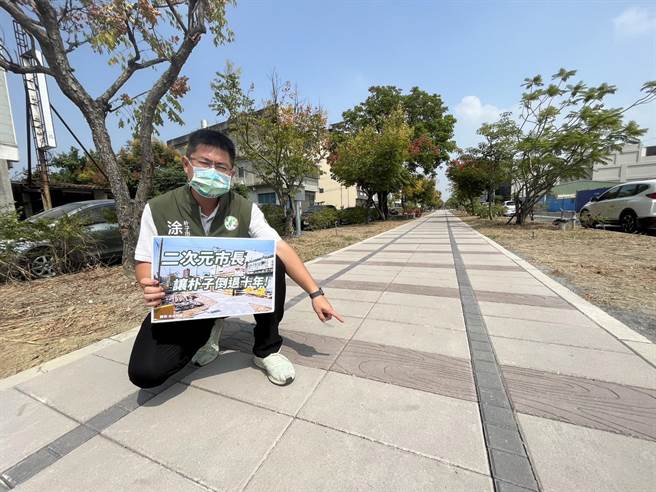 民进党提名嘉义县朴子市长参选人涂建轩今再轰现任市长吴品叡不懂开源节流，就像二次元市长。（涂建轩竞选团队提供∕吕妍庭嘉义传真）