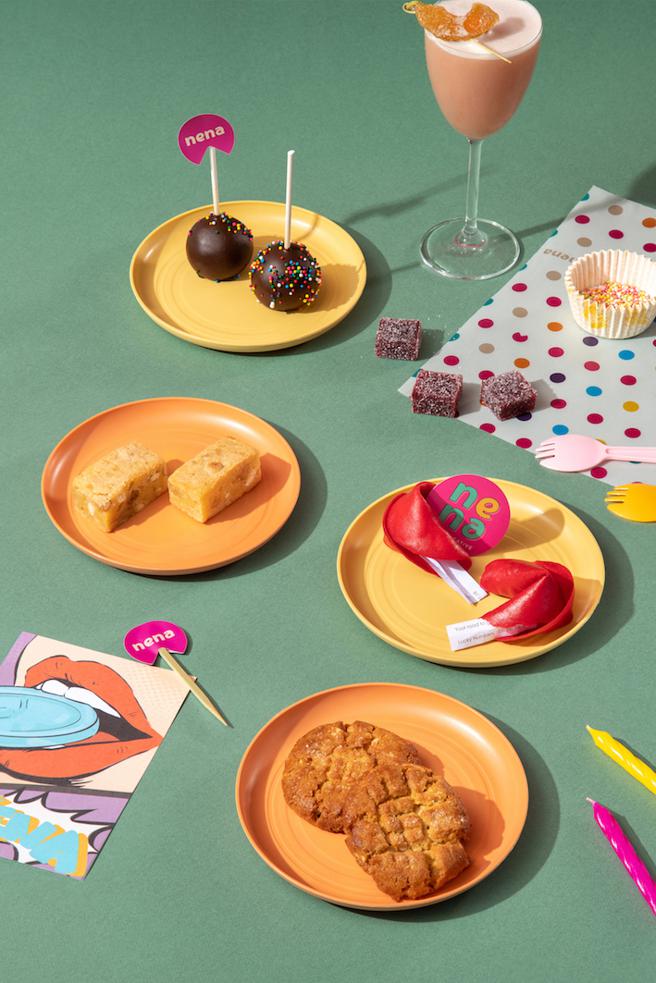 nena by Gēn Creative为CÉ LA VI Taipei天空树下午茶量身订做5款美式甜点。（CÉ LA VI Taipei提供）