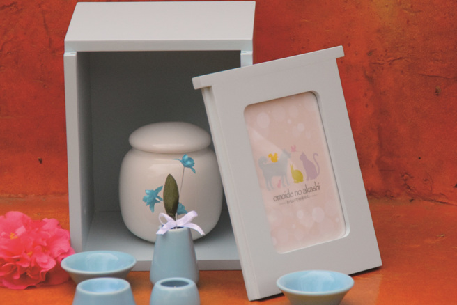 寵物禮儀師除了協助處理各種後事，也會協助飼主製作簡單紀念品放在家中，以緩解心中思念。(圖/邱媽媽生命美學)