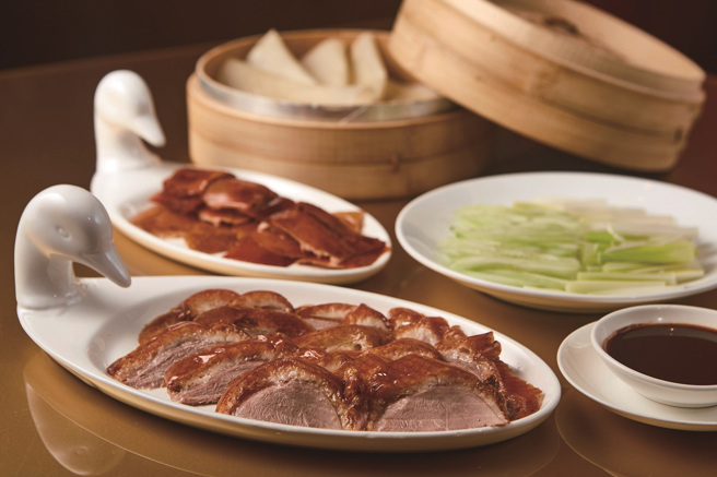 「香宫」的烤鸭外皮酥脆不油腻、肉质软嫩，吸引瓦辛一再回访。（图／香宫）