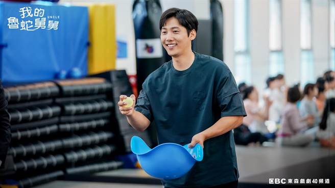 李尚禹接新戏，归功老婆金素妍「喜欢导演」当眾放闪。（东森提供）