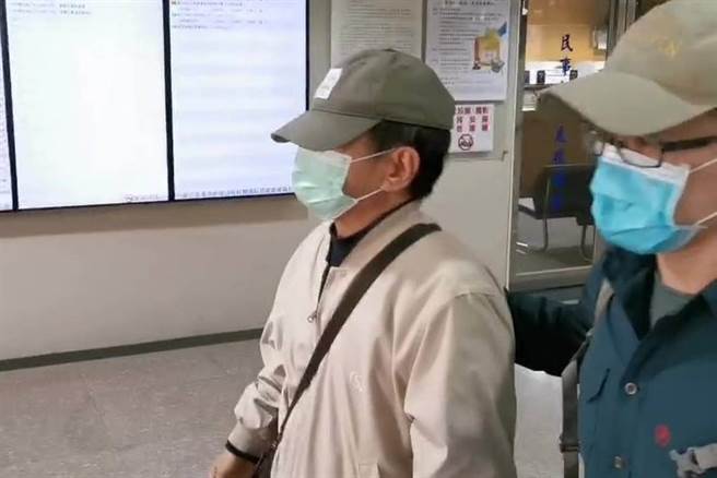 蔡姓男子因照顧中風臥床的妻子長達30多年，他不忍妻子長期病痛，在醫院病房用塑膠袋悶死妻子。（本報資料照片）