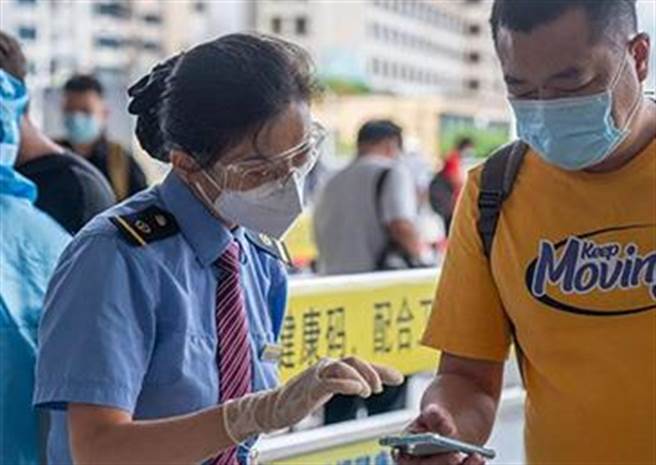 大陆央媒重申牢牢守住不发生规模性疫情的底线。（观察者网）