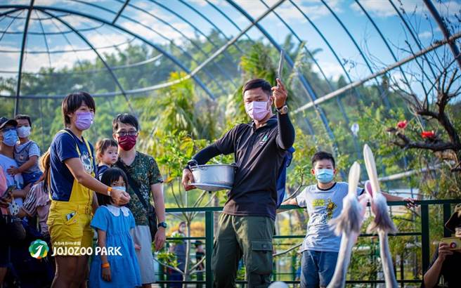 九九峰可爱动物园配合茶博推「揪你来饮茶」优惠，8日至16日止，游客凭茶博DM享门票优惠。（业者提供／杨静茹南投传真） 