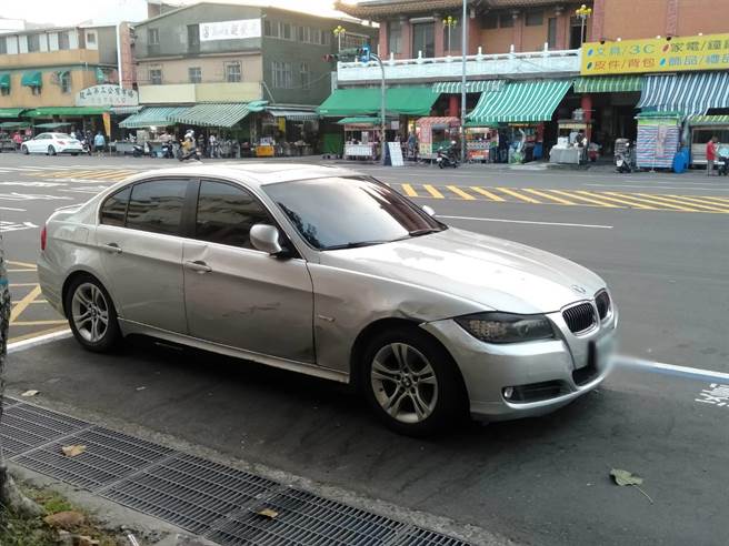 顏男向车行租借BMW房车，顏男却没如期还车，车行才派员工讨车。（高市鼓山分局提供／杨舒婷高雄传真）