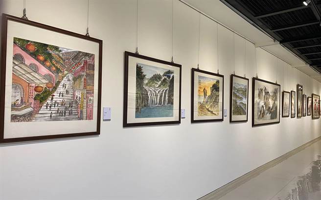 前警政署副署長蔡俊章在新北市藝文中心舉辦水墨畫展。（蔡俊章提供）
