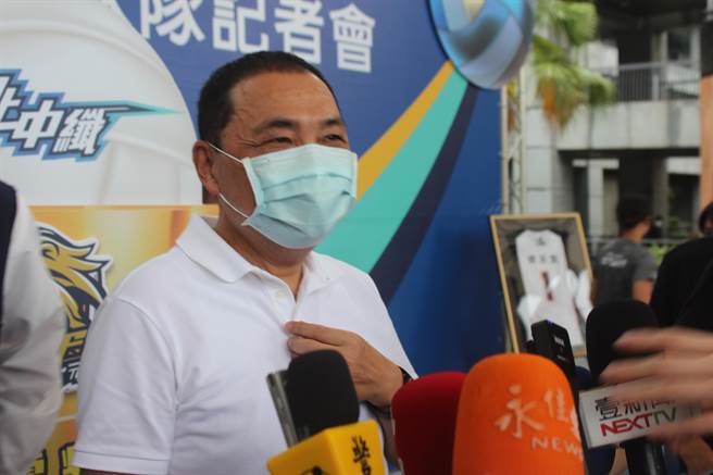 针对民进党团控市府沦选举机器，其中捷运局9月公共议题招标案，竟有部分经费用于舆情观测的辅选资源，新北市长侯友宜回应，一切都按照规定办理。（陈慰慈摄）