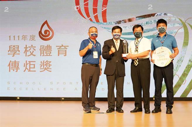 学校体育传炬奖出炉，中市获绩优学校及教学杰出双料奖项。（台中市教育局提供）