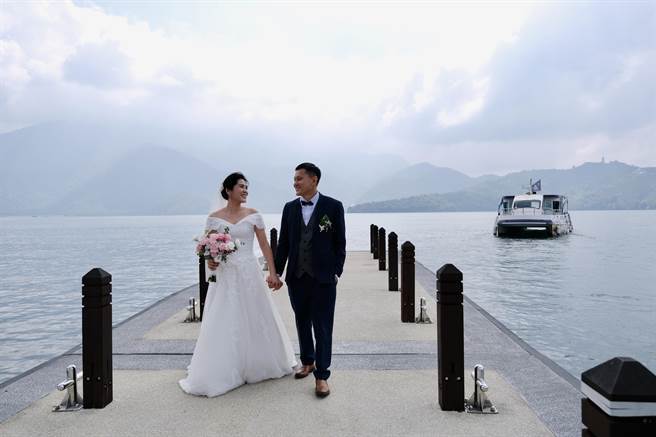 南投縣政府與日管處2011年起共同攜手舉辦集團婚禮以來，成功將日月潭打造成「蜜月島」。（日管處提供／楊靜茹南投傳真）