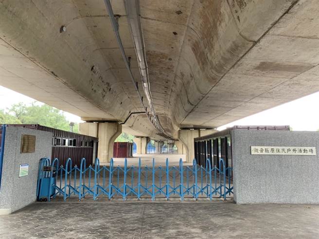 观音台61线桥下的原住民户外活动场在工业五路跟玉林路二段交叉路口。（原民局提供／蔡明亘桃园传真）