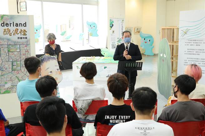 华夏科大校长陈锡圭出席特展开幕茶会。（华夏科技大学提供）