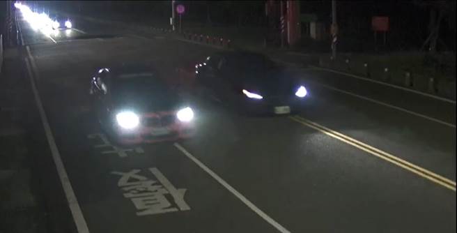 有民眾反映，9月25日深夜在潮州185甲线往来义乡路段出现飙车族。（民眾提供／谢佳潾屏东传真）