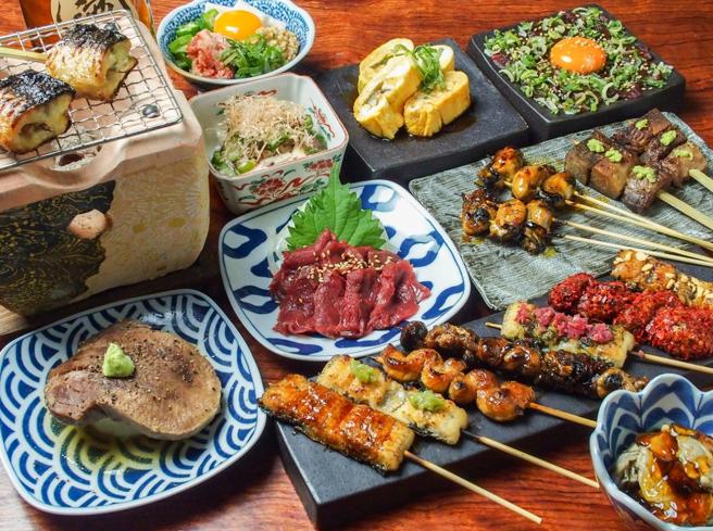 左上方的烤串即为招牌料理「鳗鱼蒲穗烧」。（Spice Works Holdings提供）