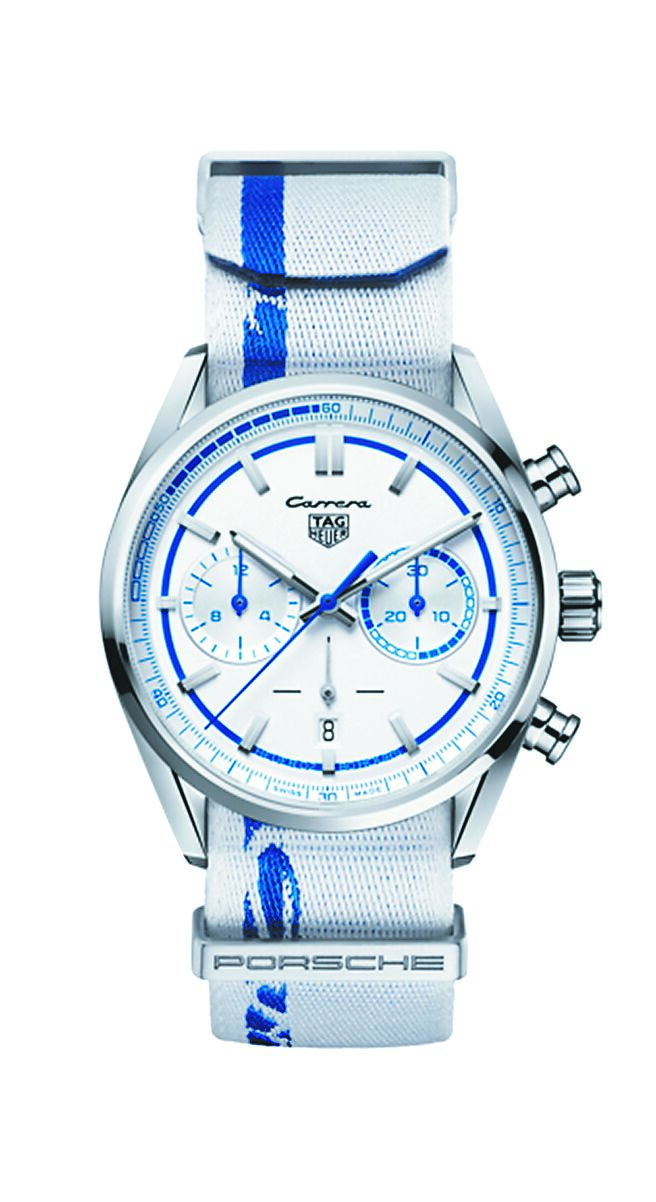 泰格豪雅与保时捷携手推出Porsche 911 Carrera RS 2.7限量计时腕表，蓝色表盘精钢款搭白色织带，25万4100元。（TAG Heuer提供）