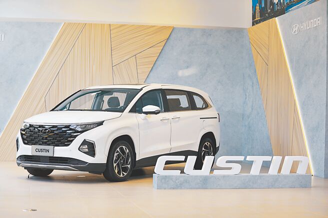 HYUNDAI亞洲戰略L-MPV車款The All-New CUSTIN接單破千張。（南陽實業提供）
