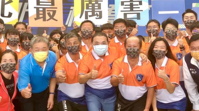 侯友宜说虽然嘉义县是自己故乡，但新北代表队不用客气，拿金牌比较重要。（吕健豪摄）