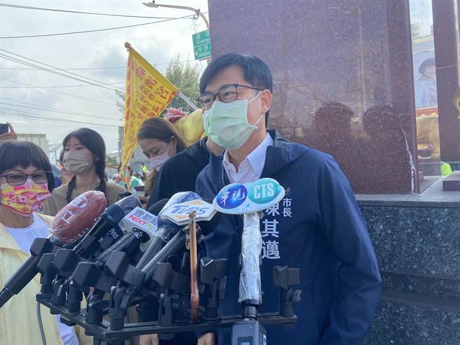 高雄市長陳其邁8日出席成立旗津後援會活動時建議，馬斯克其實可以試試看，把自己的企業變成大陸國家的一部分，實驗看看就知道有沒有效。（楊舒婷攝）