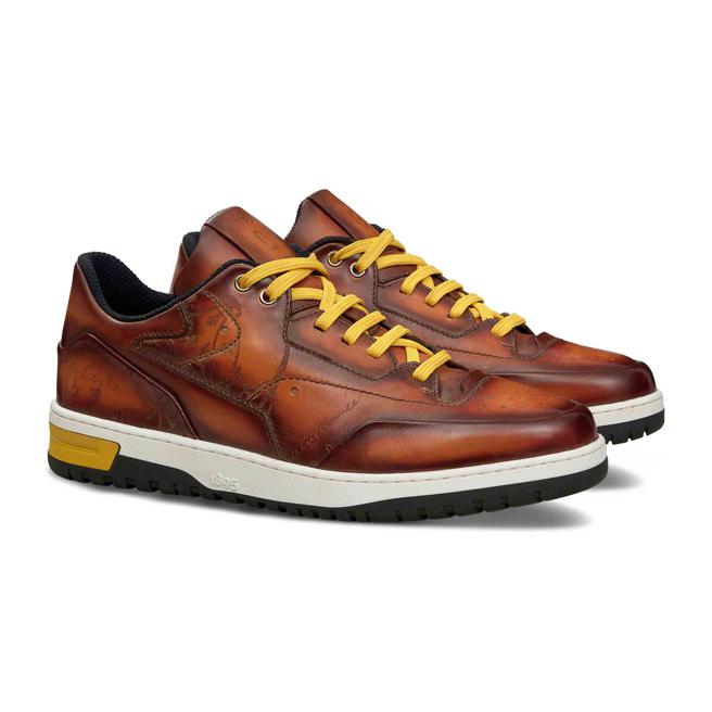 Berluti Playoff 蜂蜜色低筒運動鞋，6萬9000元。（Berluti提供）