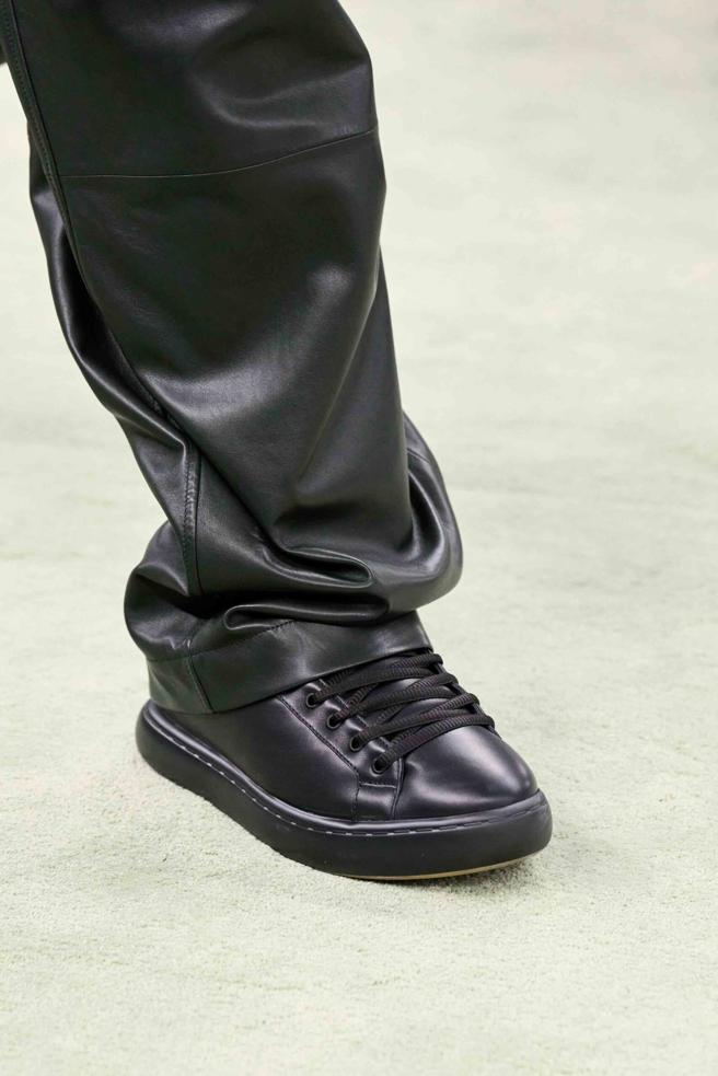 Bottega Veneta 2022秋冬主打鞋款Pillow球鞋，2萬7600元。（Bottega Veneta 提供）