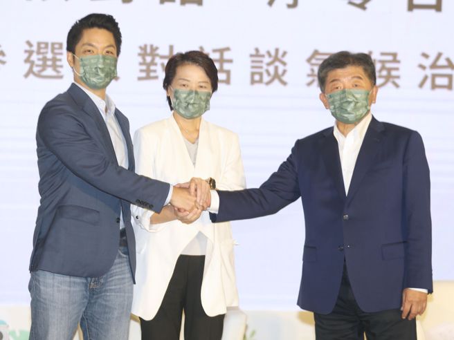 2022台湾气候行动博览会8日举行《气候治理．净零台北》对话，邀请三位台北市长参选人前来。（杜宜谙摄）