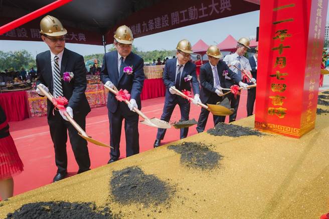 泰郡建设位于桥头新市镇的「悦读时代」新案近日动土，总销高达88亿，为北高雄总销最高的造镇案，预计11月进场销售。（柯宗纬翻摄）