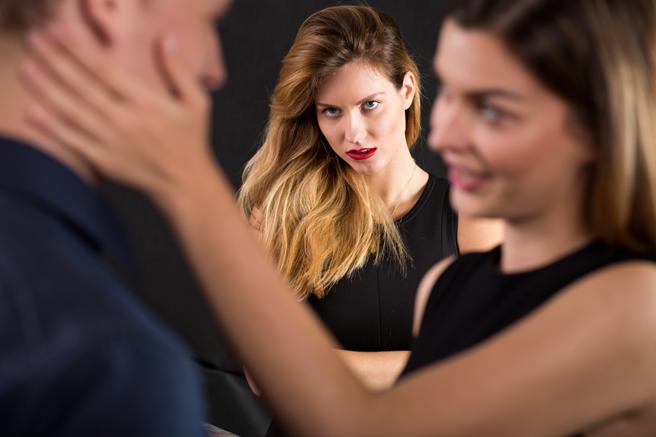 一名女網友發文表示看到閨蜜和前男友曖昧。（圖／中時新聞網）
