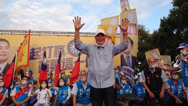 苗栗县长参选人锺东锦竹南竞选总部成立，强强滚专程北上相挺。（锺东锦竞总提供／谢明俊苗栗传真）