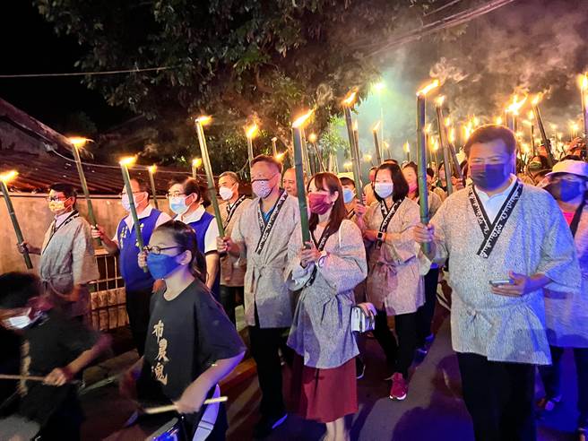 东埔温泉季开锣，重头戏穿浴衣持火把逛大街。（信义乡公所提供／廖志晃南投传真）