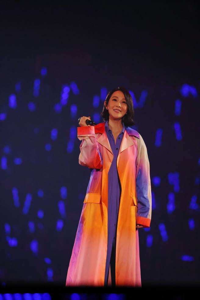 刘若英身穿飞行装呼应「成长」主题。（相信音乐提供）