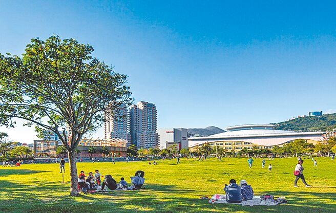 「天母静好」附近有忠诚公园、天母运动公园等多处公园、绿地。（甲桂林提供)