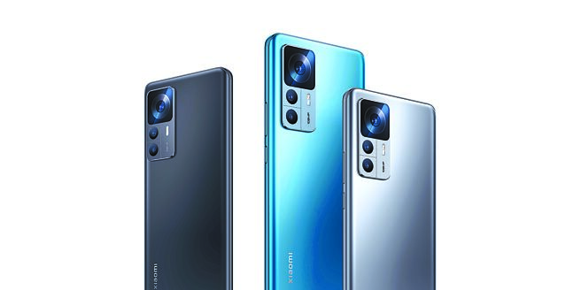 小米推出了全新Xiaomi 12T Pro和Xiaomi 12T两款新机，Xiaomi 12T Pro提供3种容量版本，定价为749欧元起（台币约2万3200元起）；Xiaomi 12T则提供2种容量版本，定价为599欧元起（台币约1万8550元起）。（小米提供）